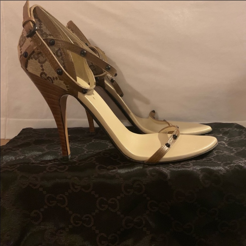 GUCCI STILETTOS